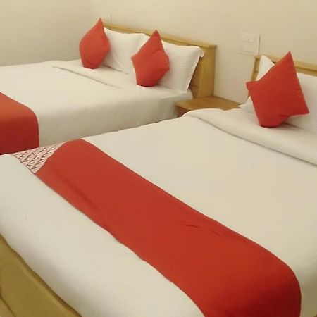 Hotel Limra Residency Pollāchi Exteriér fotografie